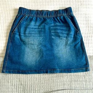 Brand new, never worn, Boston Propper skirt with built in soft shorts.